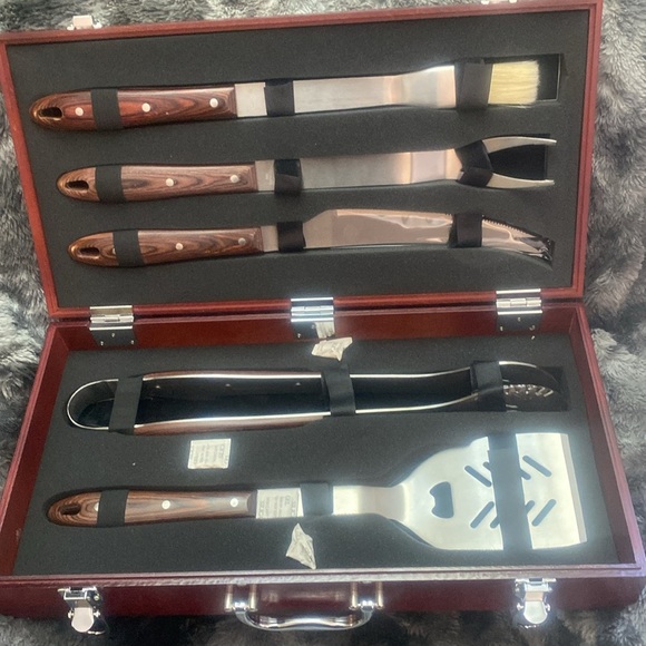 Elegant Red Wooden Case with Stainless Steel Barbecue  Tools - Picture 1 of 16